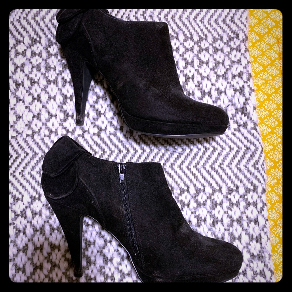 Heeled booties